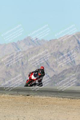 media/Dec-01-2025-Moto Forza (Mon) [[2daa91e15f]]/2-Intermediate Group/Session 4 Turn 9/